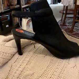 What Lola wants, Lola gets!!